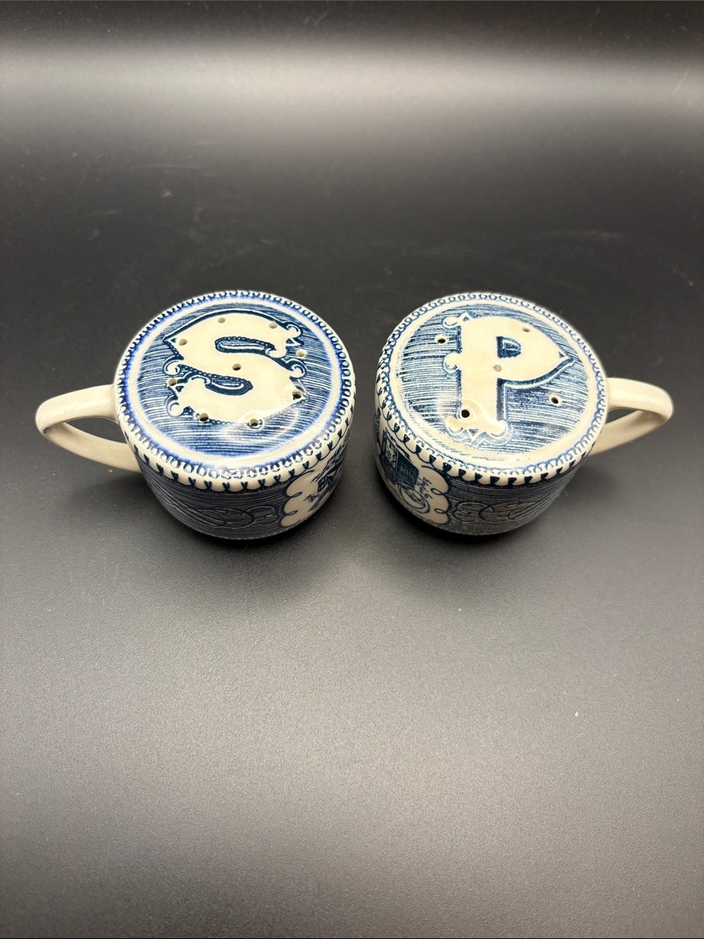 Vintage Currier & Ives Salt &‎ Pepper Shakers Carriage Scene